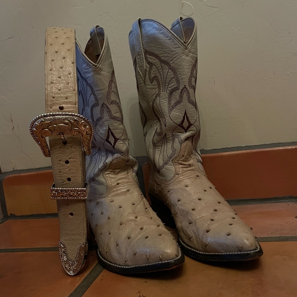 Original ostrich leather boots and belt handmade Size 7.5 man, pearl white color